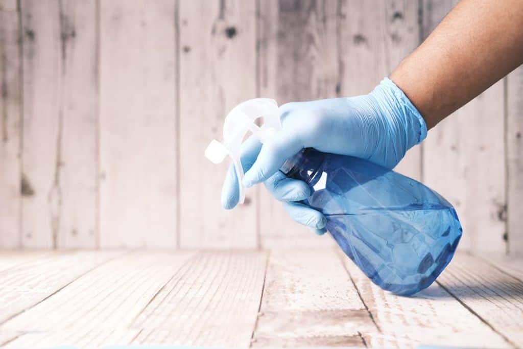 cleaning gloves